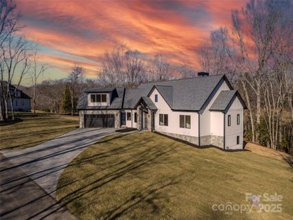 32 Thistle Lane sold home in The Farm At Cane Creek, Fletcher, NC