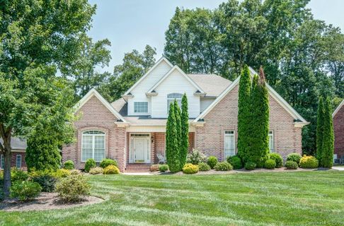 8419 Locksley Drive sold home in Clare Haven, Harrisburg, NC