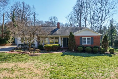 223 Oakland Circle sold home in Dogwood Hills, Newton, NC