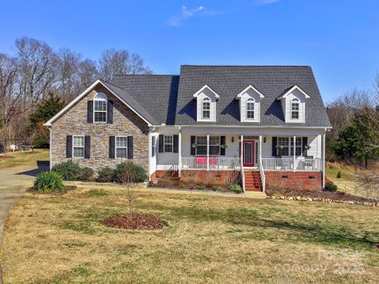 1796 Williamsburg Drive sold home in Stoneridge Lakes, Rock Hill, SC