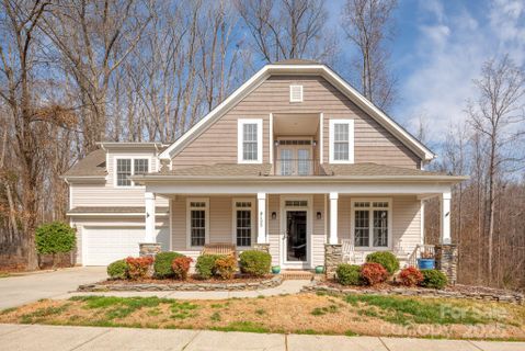 8105 Dumphries Drive sold home in The Oaks at McIlwaine, Huntersville, NC