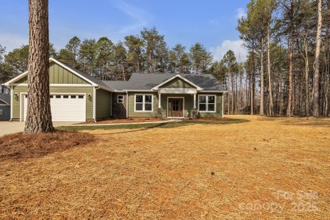 318 Lewis Ferry Road sold home in Three Oaks, Statesville, NC