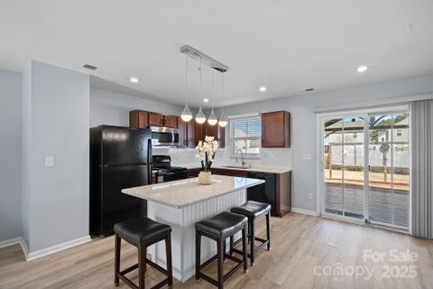 2462 Willow Pond Lane