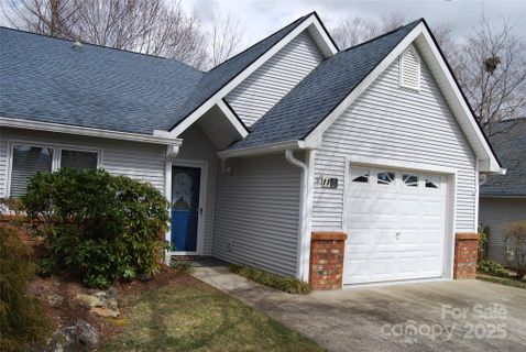 11 Silver Place sold home in Mountainbrook Village, Black Mountain, NC