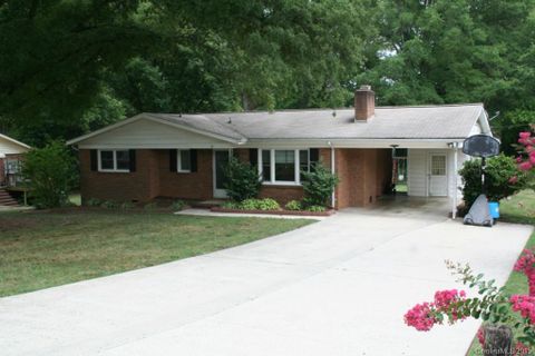 10 Fleetwood Drive