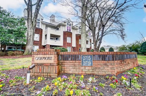 2719 Selwyn Avenue sold home in Oakmore At Selwyn, Charlotte, NC