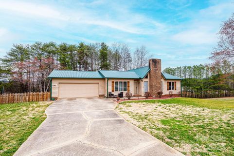 6142 Gold Creek Estate Drive sold home in Gold Creek Estates, Hickory, NC