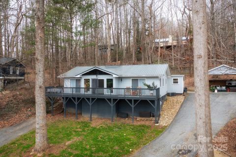 16 Mayfair Place sold home in Brookwood, Arden, NC