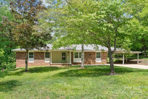 12 Springwood Drive sold home in Botany Woods, Asheville, NC