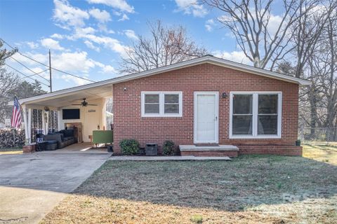 2320 Monterey Park Drive sold home in Crestwood, Gastonia, NC