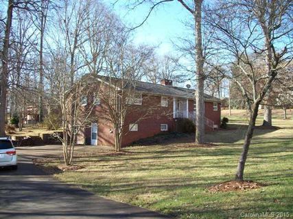 700 Groves Street