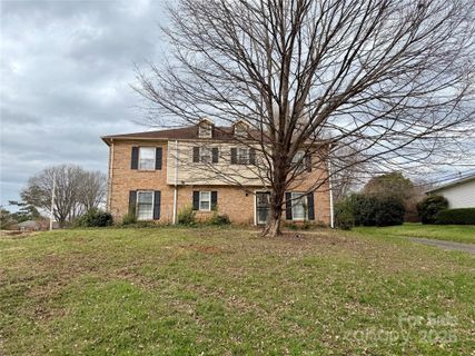 1301 Bywood Lane