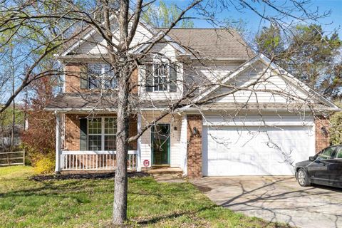 10820 Hunters Trace Court sold home in Hampton Glen, Charlotte, NC