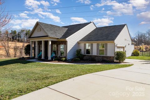 7034 Pin Oaks Drive sold home in Pin Oaks, Denver, NC