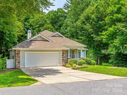196 Eagle Chase Lane sold home in Eagle Chase, Etowah, NC