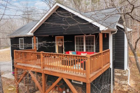 19 Smokey Mountain Drive sold home in Smoky Mountain Estates, Swannanoa, NC