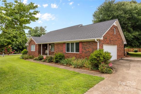 105 Baymount Drive sold home in Baymount Meadows, Statesville, NC