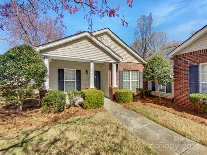 2924 Zion Renaissance Lane sold home in Village Glen, Charlotte, NC