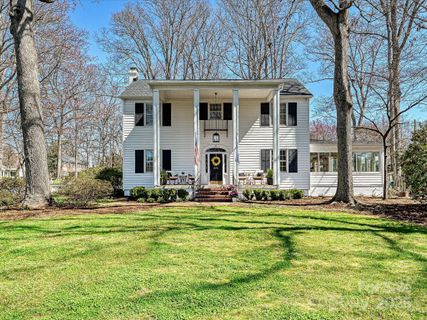638 Forest Lane