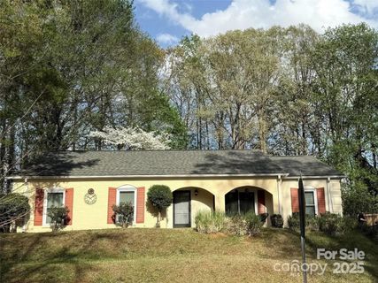 6721 Old Post Road sold home in East Forest, Charlotte, NC
