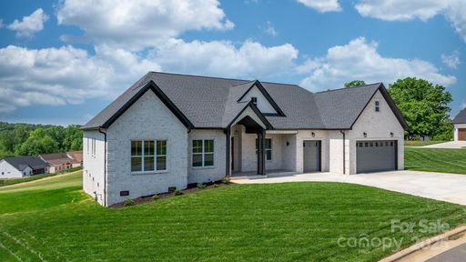 4227 Holly Circle