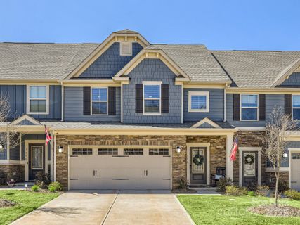 125 Lanyard Drive E