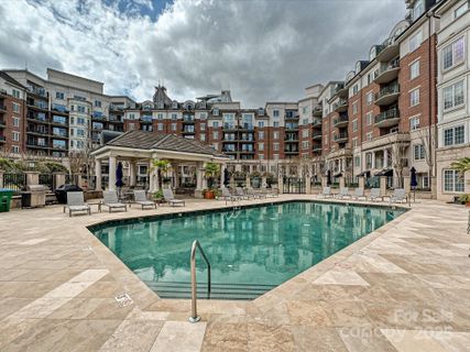 300 W 5th Street 402 sold home in Fifth And Poplar, Charlotte, NC