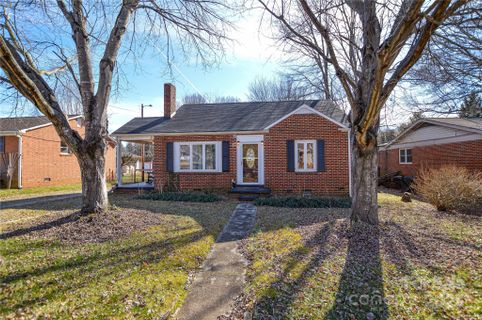 1221 Elizabeth Avenue sold home in Oakland Heights, Statesville, NC