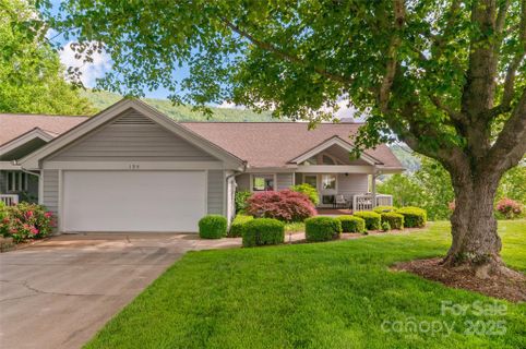 135 Oakcrest Lane sold home in The Overlook At Laurel Ridge, Waynesville, NC