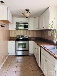 3232 Wilson Heights Drive sold home in Wilson Heights, Hildebran, NC