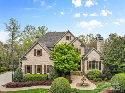 1313 Lookout Circle