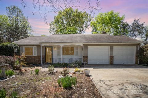 12200 Red Hickory Lane sold home in Twelve Oaks, Charlotte, NC
