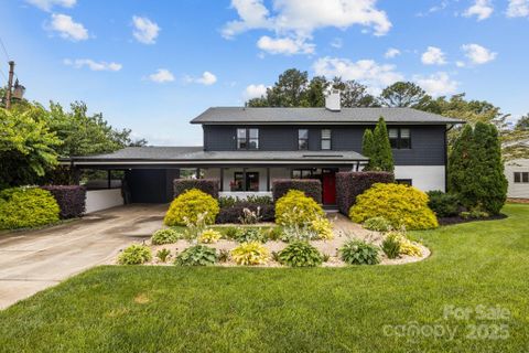 15921 Cramur Drive sold home in Norman Shores, Huntersville, NC