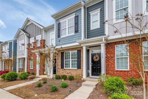 530 Dorman Street sold home in Beatty Woods, Belmont, NC