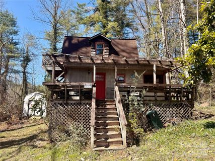 708 Miami Terrace sold home in Miami Terrace, Hendersonville, NC