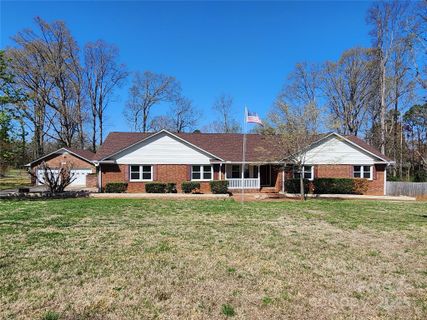 1301 Huckleberry Drive sold home in Hillcrest Acres, Lincolnton, NC