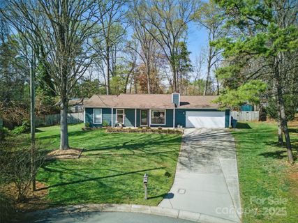 7656 Eastbourne Road sold home in Walden Park, Charlotte, NC