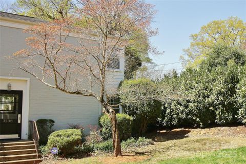 3238 Pinehurst Place