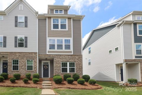 8232 Waxhaw Highway sold home in Main Street Station, Waxhaw, NC