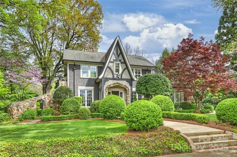 812 Bromley Road