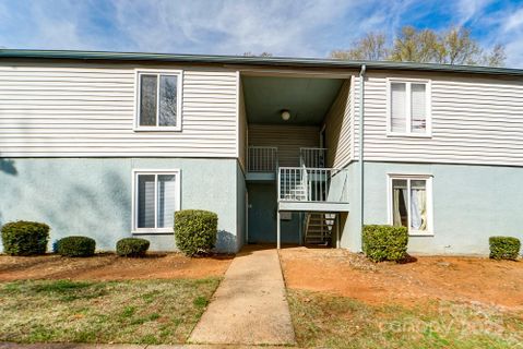 1915 Countrymens Court sold home in Sharon Lakes, Charlotte, NC