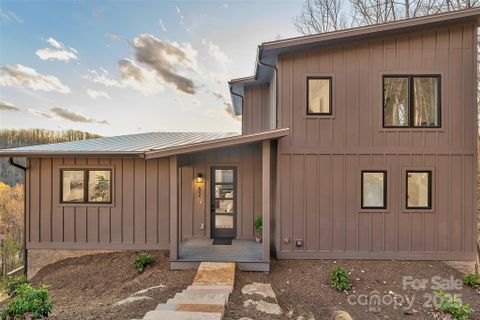 52 Scenic View Drive sold home in Wildlife Acres, Hendersonville, NC