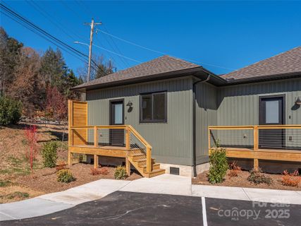 11 Leap Frog Park sold home in The Cottages At Richland Creek, Waynesville, NC