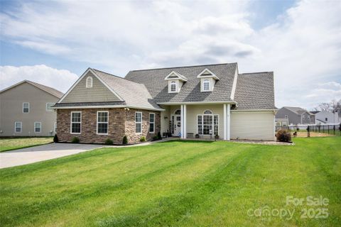 118 Heathrow Lane sold home in The Landings, Statesville, NC