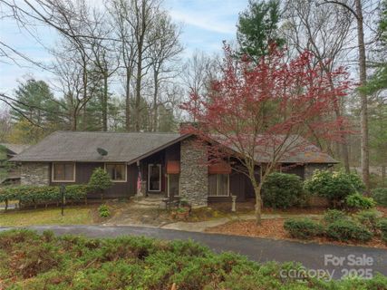 16 Jasmine Place sold home in Timbercreek, Laurel Park, NC