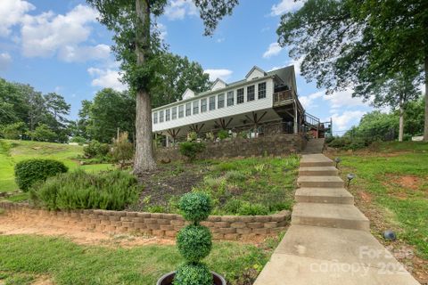 109 Summersong Lane sold home in Crescent Land & Timber, Mooresville, NC