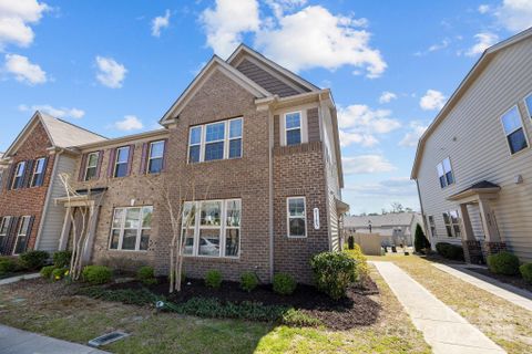 8145 English Clover Lane sold home in The Greens, Fort Mill, SC