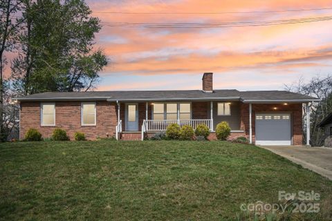 10 Sun Up Lane sold home in Twin Lakes, Candler, NC