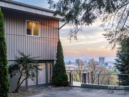 19 Westview Road sold home in Town Mountain, Asheville, NC