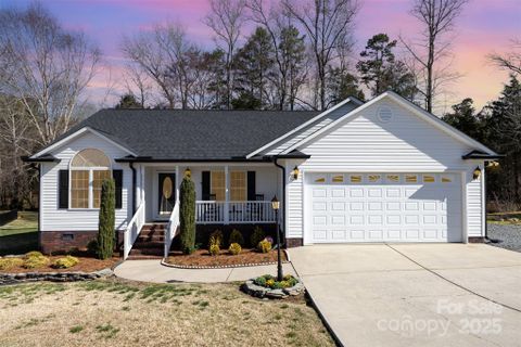 3706 Blue Bird Place sold home in Hummingbird Ridge, Concord, NC
